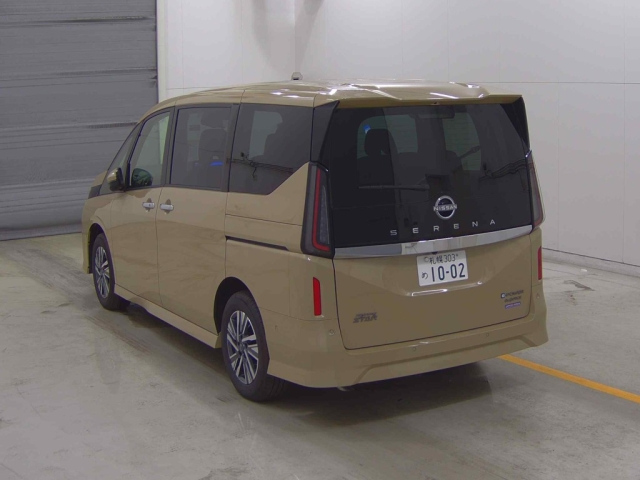 NISSAN SERENA 2025