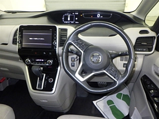 NISSAN SERENA 2017