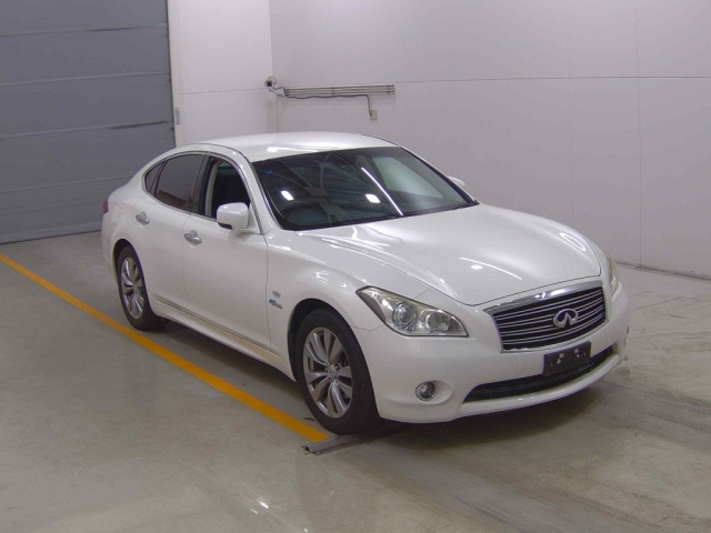 NISSAN FUGA 2013
