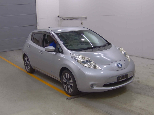 NISSAN LEAF 2016