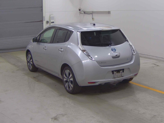 NISSAN LEAF 2016