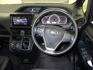 TOYOTA NOAH 2016