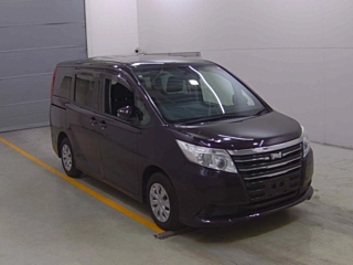 TOYOTA NOAH 2016
