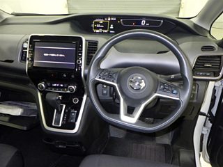 NISSAN SERENA 2019