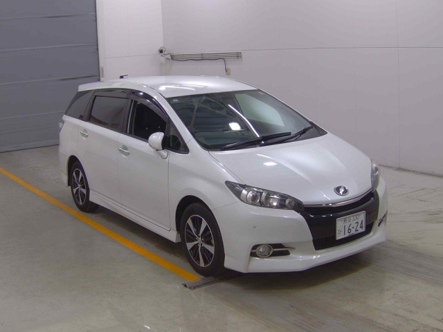TOYOTA WISH 2015