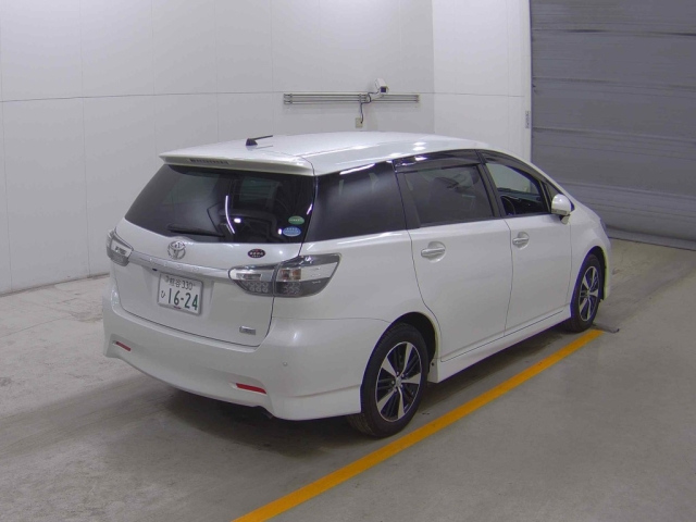TOYOTA WISH 2015