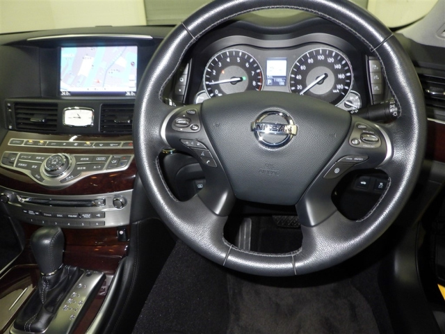NISSAN CIMA 2018