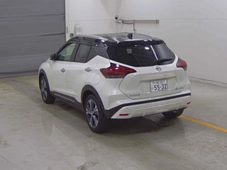 NISSAN KIX 2024