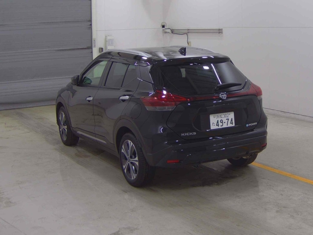 NISSAN KIX 2024