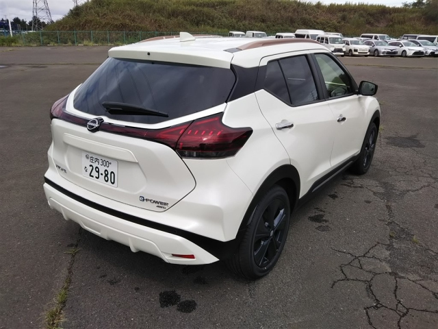 NISSAN KIX 2024