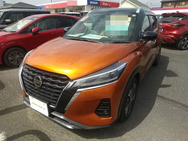 NISSAN KIX 2021