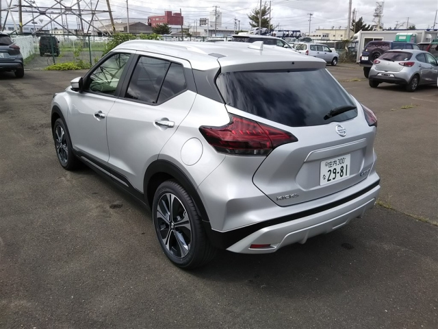 NISSAN KIX 2024