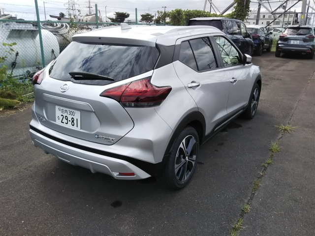 NISSAN KIX 2024