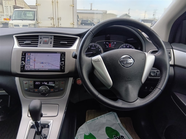 NISSAN SYLPHY 2019