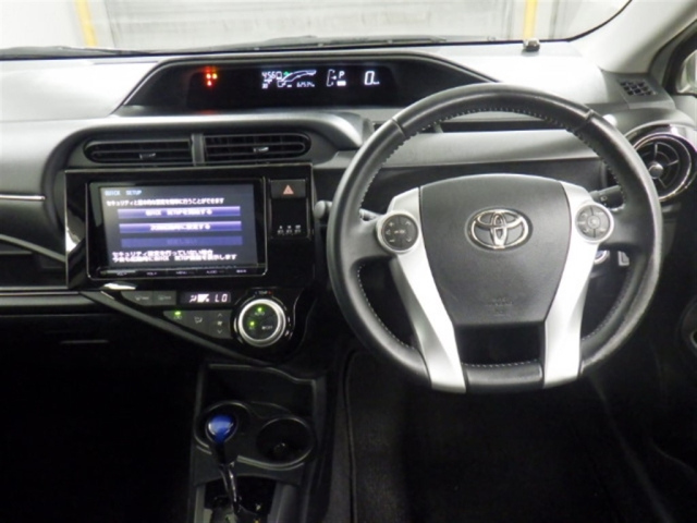 TOYOTA AQUA 2015