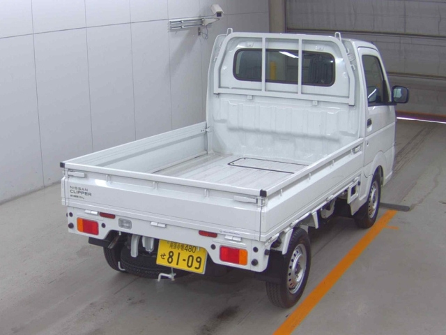 NISSAN CLIPPER TRUCK 2024