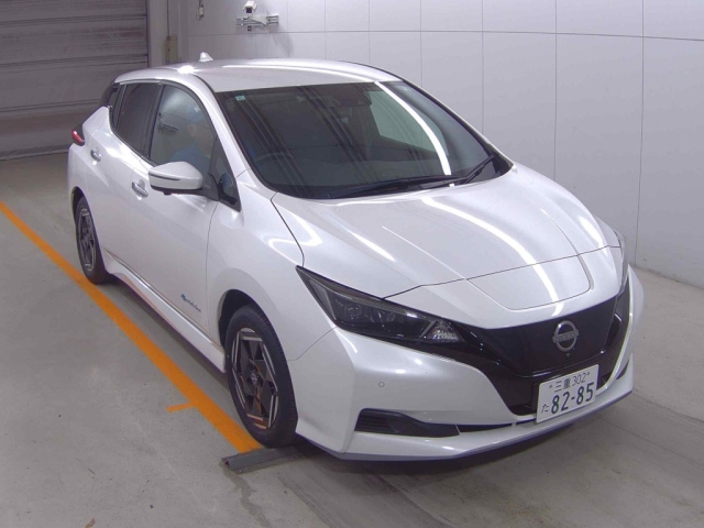 NISSAN LEAF 2023