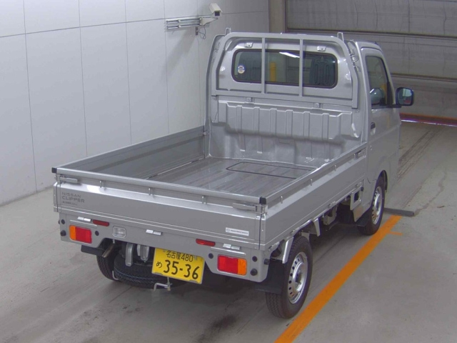 NISSAN CLIPPER TRUCK 2024