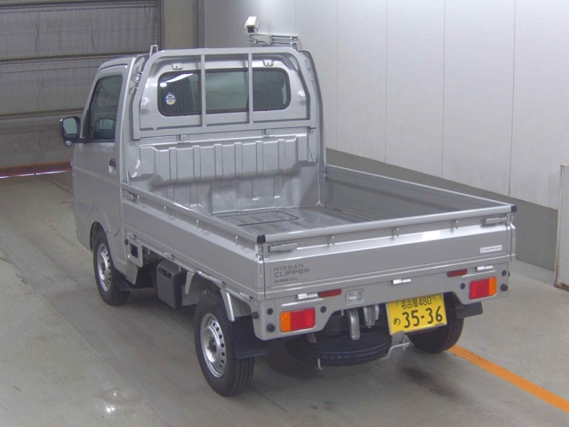 NISSAN CLIPPER TRUCK 2024