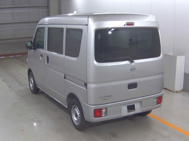 NISSAN CLIPPER VAN 2025