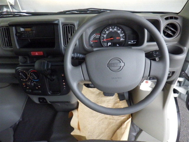 NISSAN CLIPPER VAN 2025