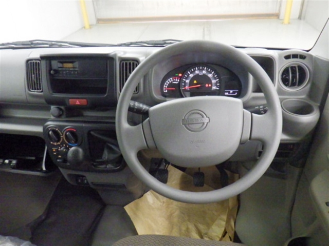 NISSAN CLIPPER VAN 2025