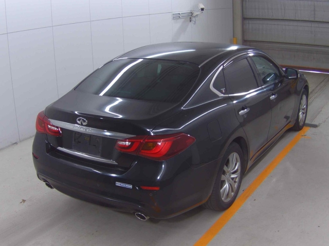 NISSAN FUGA 2018
