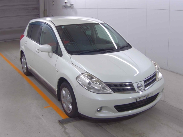 NISSAN TIIDA 2012