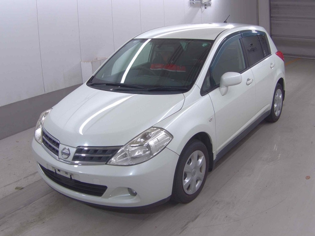 NISSAN TIIDA 2012