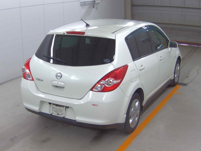 NISSAN TIIDA 2012