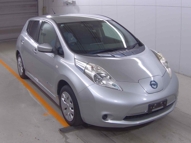NISSAN LEAF 2016