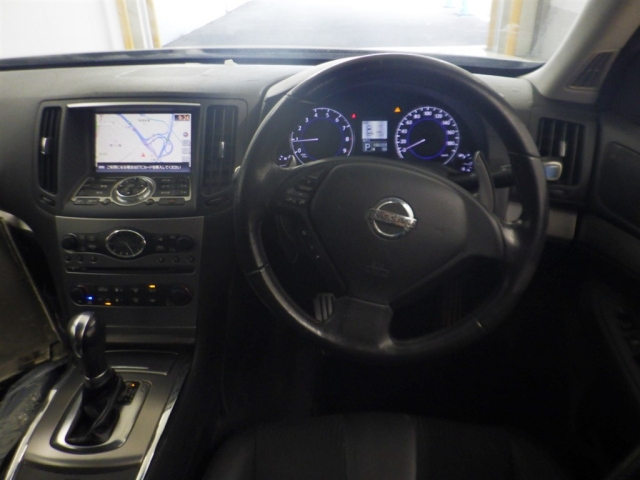 NISSAN SKYLINE 2010