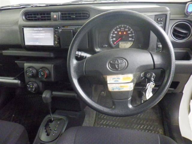 TOYOTA SUCCEED 2017