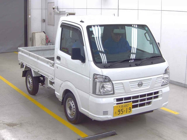 NISSAN CLIPPER TRUCK 2024