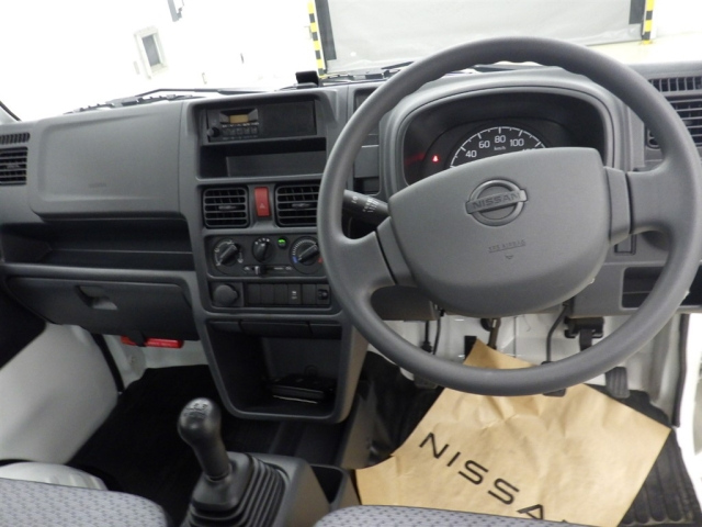 NISSAN CLIPPER TRUCK 2024