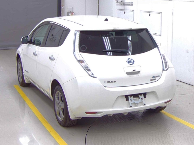 NISSAN LEAF 2014