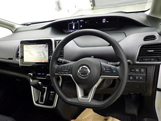 NISSAN SERENA 2017