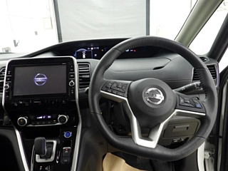 NISSAN SERENA 2018