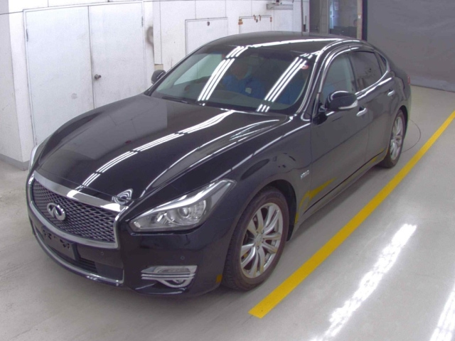 NISSAN FUGA 2018