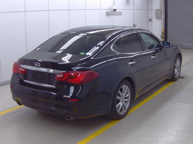 NISSAN FUGA 2018