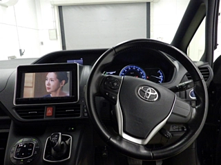TOYOTA VOXY 2014