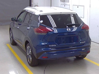 NISSAN KIX 2022