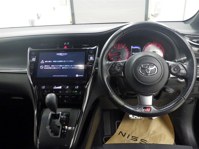 TOYOTA HARRIER 2018