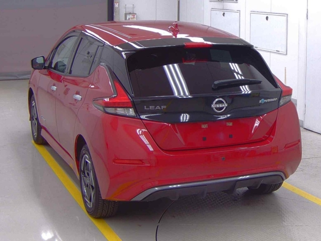 NISSAN LEAF 2022