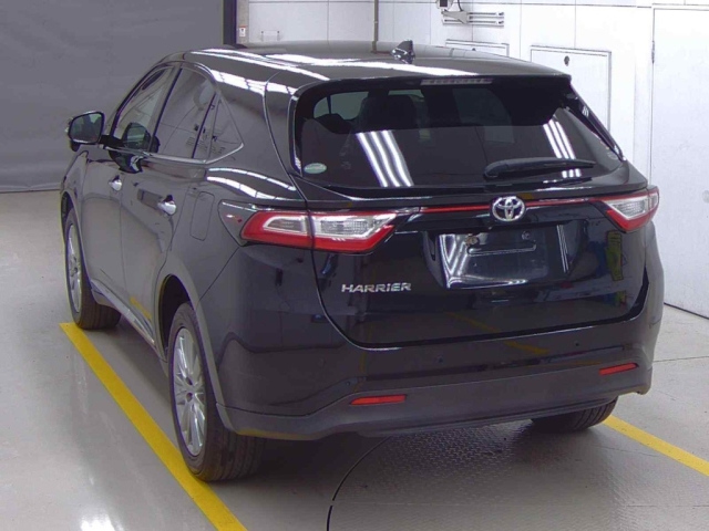TOYOTA HARRIER 2017