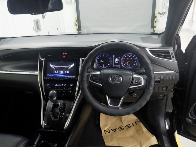TOYOTA HARRIER 2017