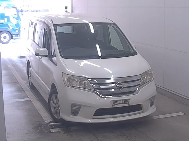 NISSAN SERENA 2013