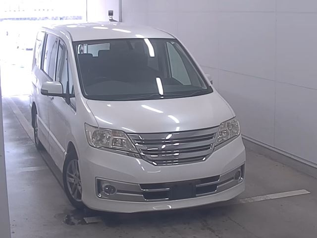 NISSAN SERENA 2011