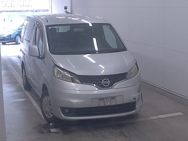 NISSAN NV200 2013