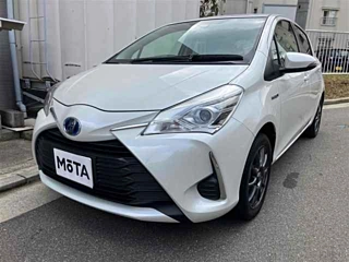 TOYOTA VITZ 2017